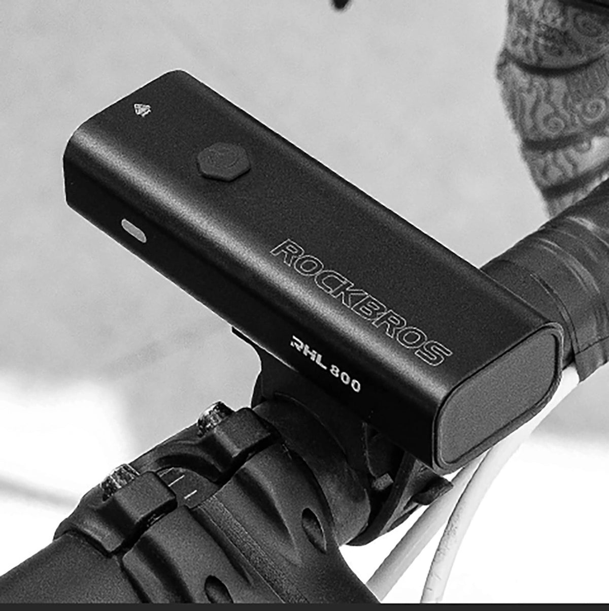 Lampka rowerowa przednia Rockbros 24710012001 800 lm + kabel - czarna – zdjęcie 16