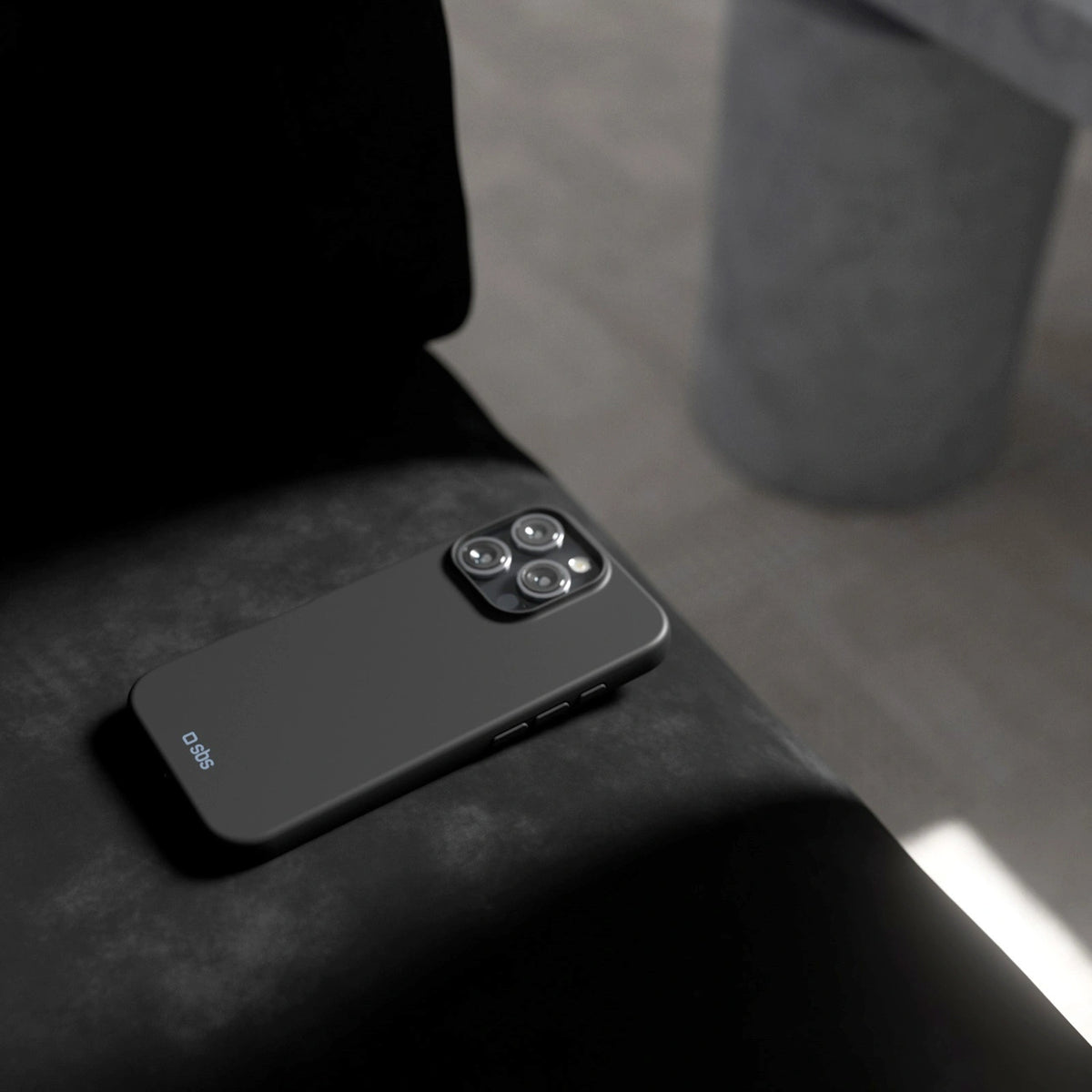 Etui SBS Instinct na iPhone 16 Pro - czarne – zdjęcie 10