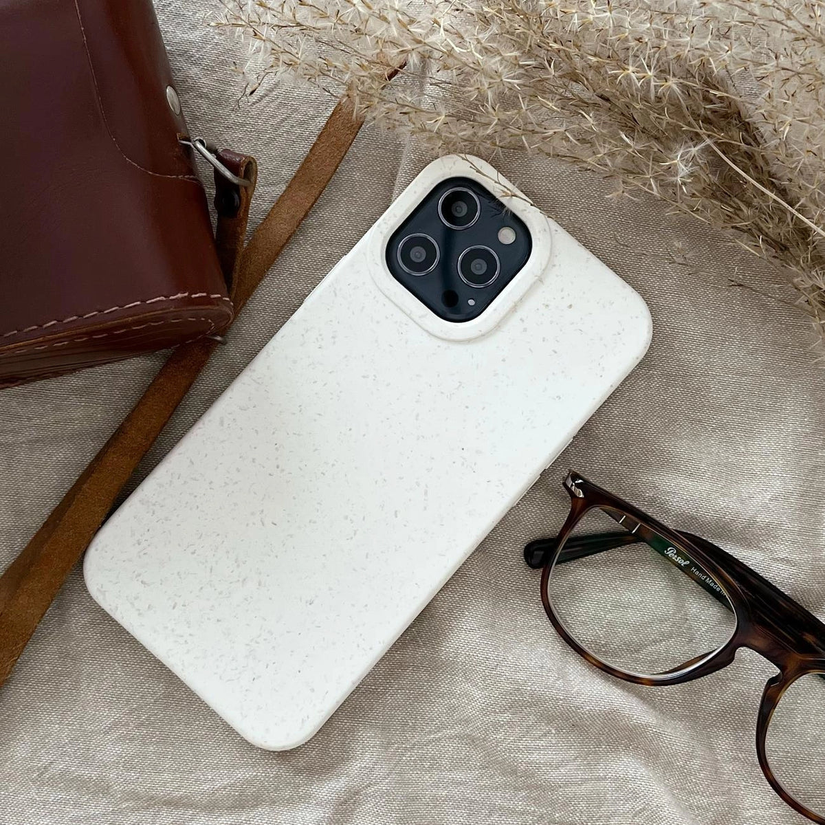 Eco Case etui iPhone 14 Plus silikonowy degradowalny pokrowiec żółte – zdjęcie 3