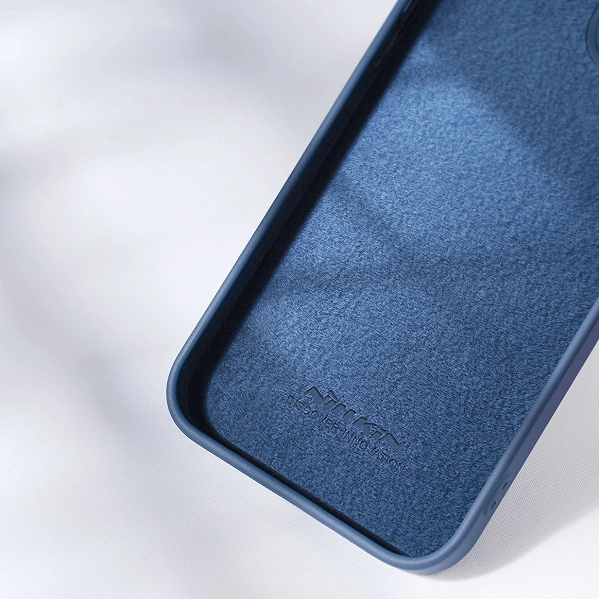 Nillkin CamShield Silky Silicone Case etui iPhone 14 na aparat niebieski – zdjęcie 2