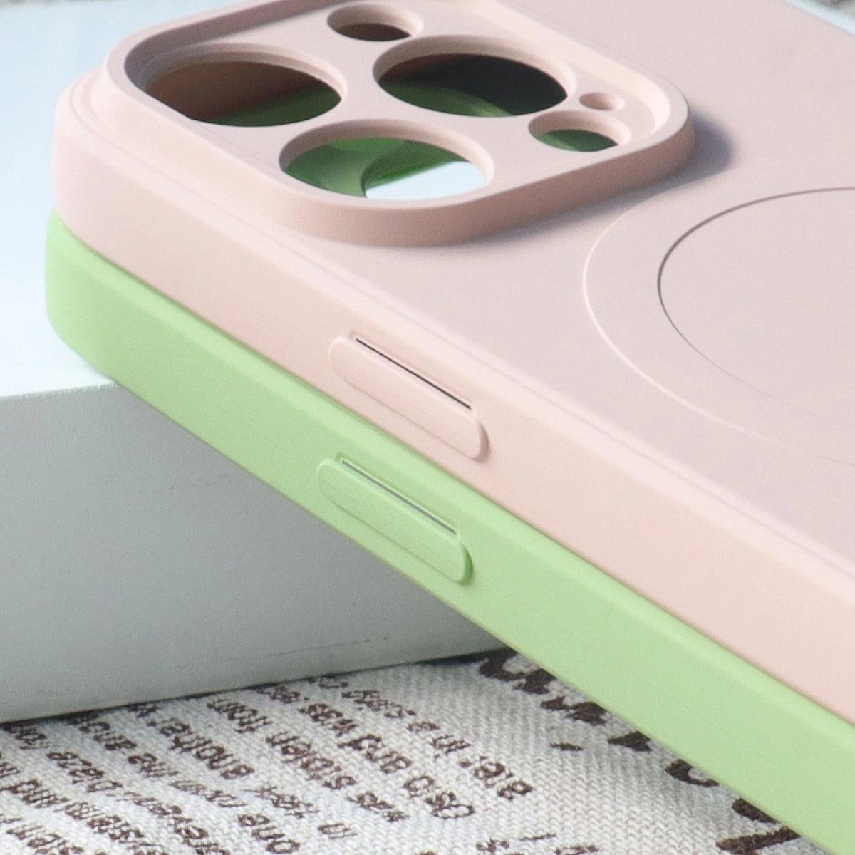 Silikonowe etui kompatybilne z do iPhone 15 Plus Silicone Case - różowe – zdjęcie 6