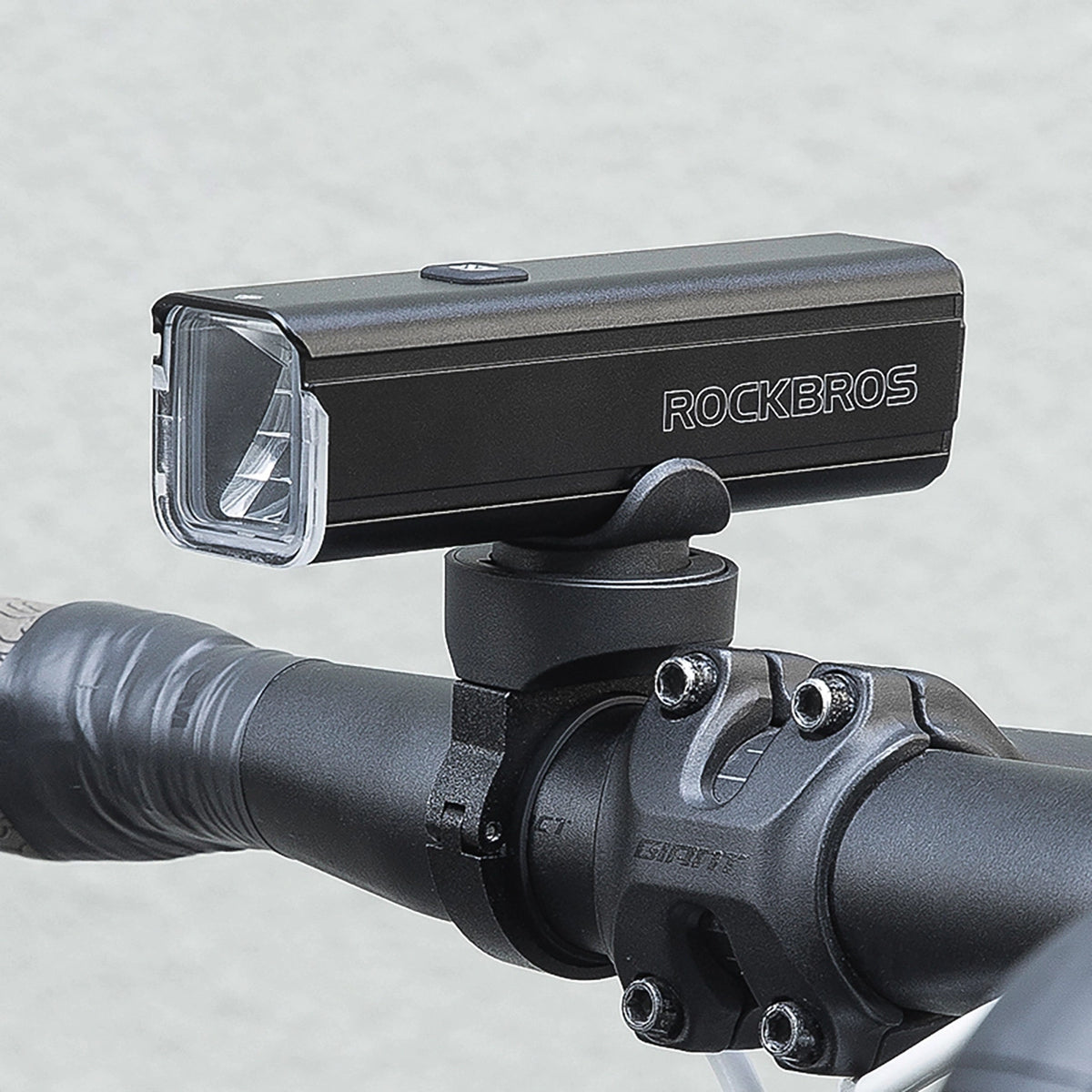 Lampka rowerowa przednia Rockbros 24610002001 1000 lm + kabel - czarna – zdjęcie 7
