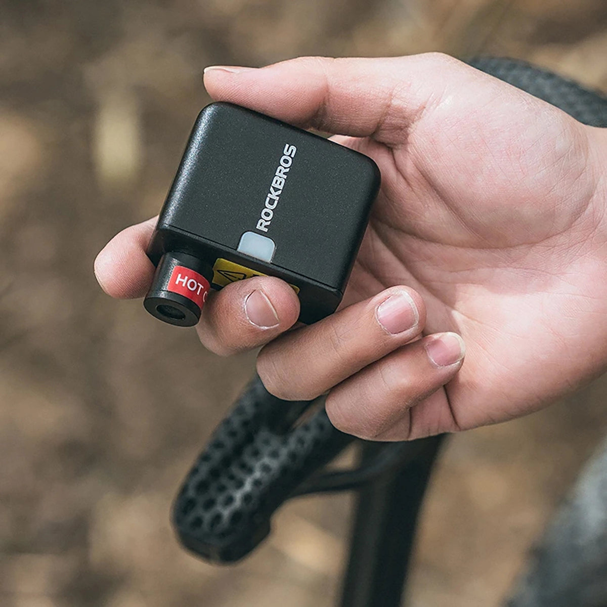 Pompka elektryczna mini do zaworów Schrader / Presta 100PSI - czarna – zdjęcie 7