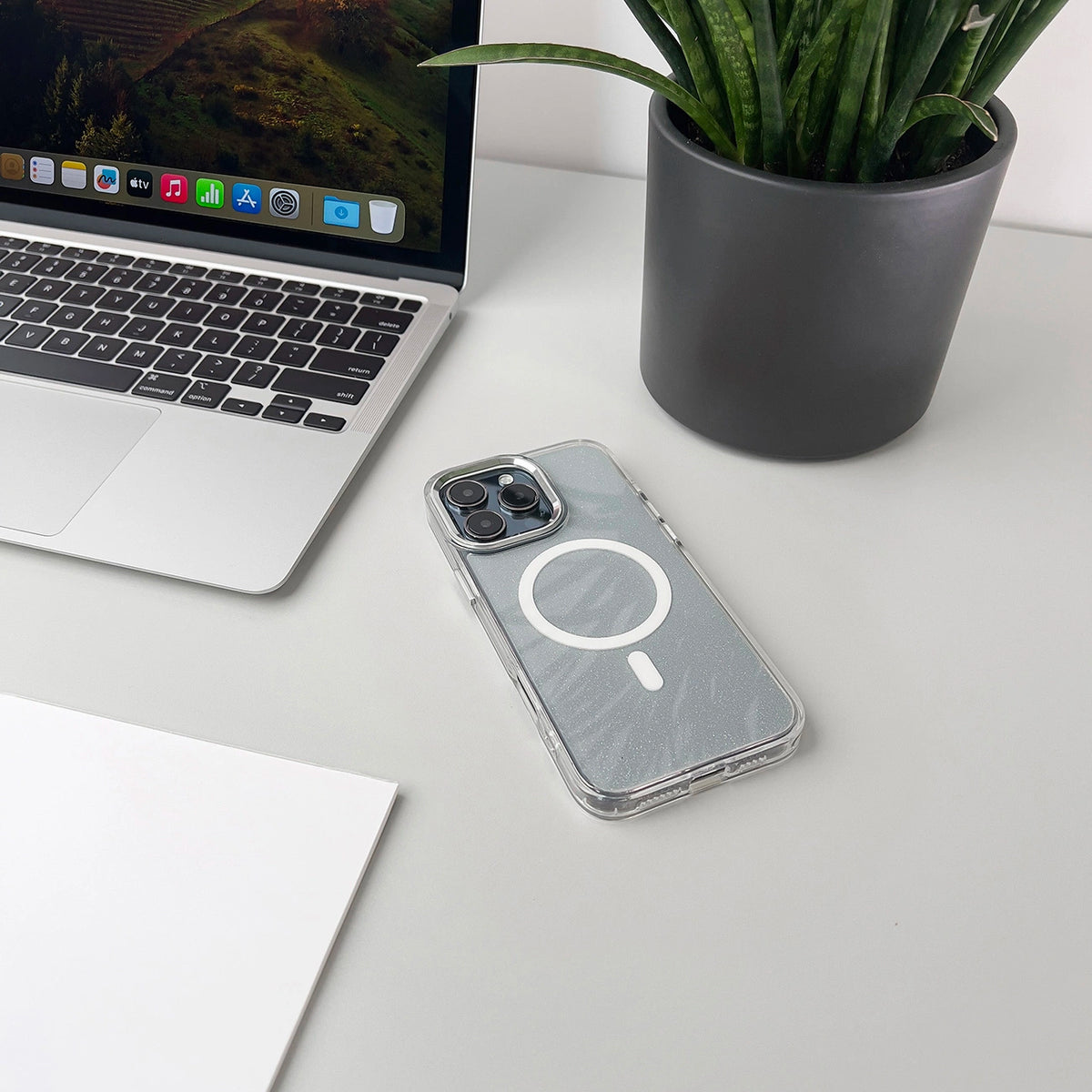 Etui Glitter Case MagSafe na iPhone 16 Pro - białe z brokatem – zdjęcie 5