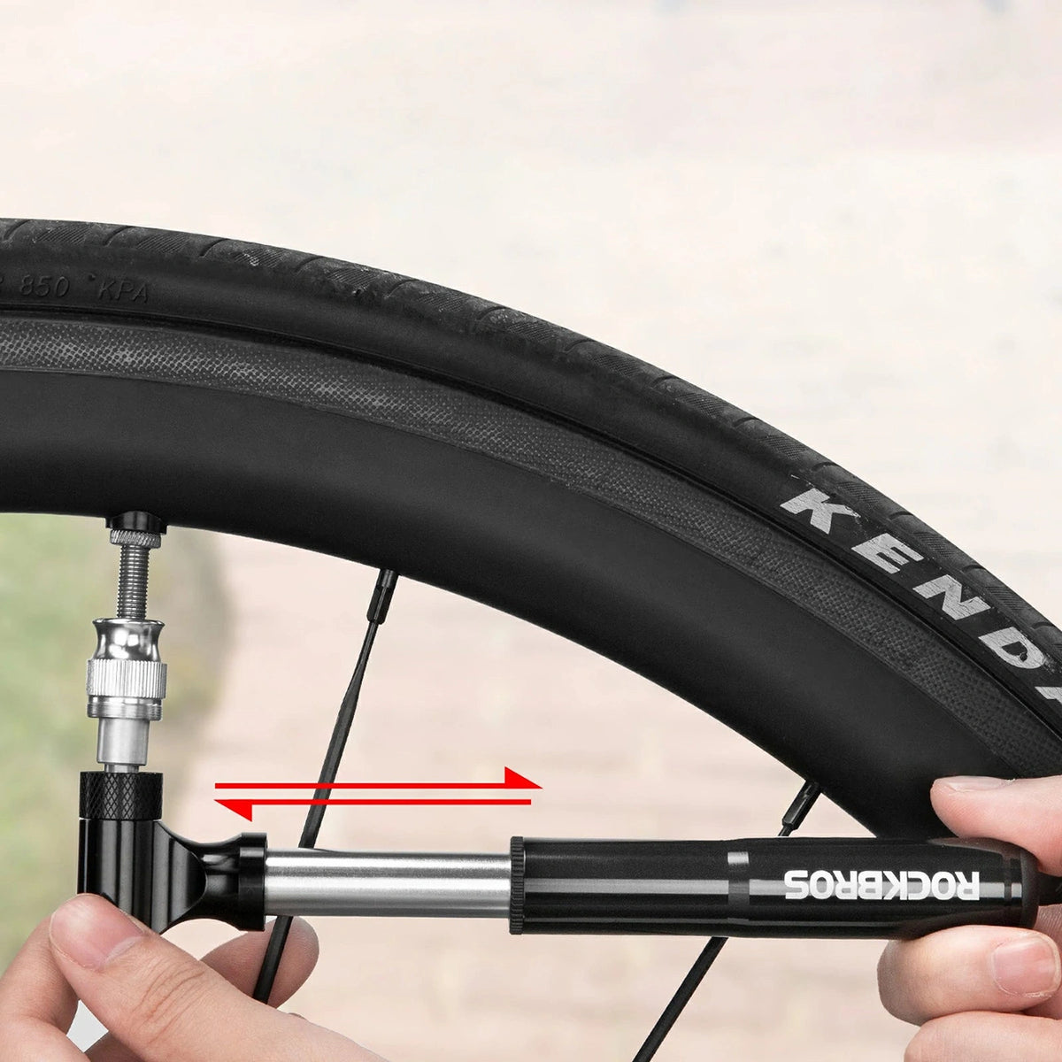Pompka rowerowa Rockbros JG-PB-11 130 PSI z uchwytem i do piłek - czarna – zdjęcie 5
