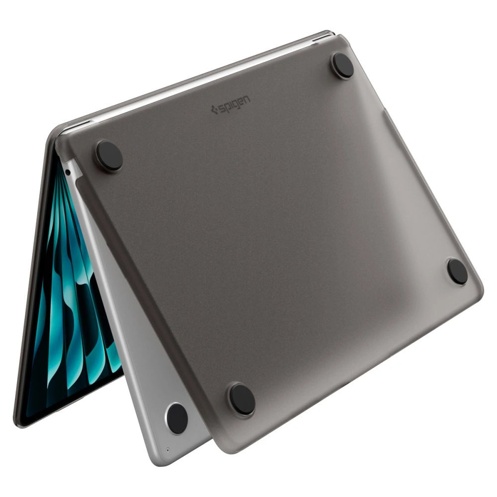 Etui Spigen AirSkin na MacBook Air 13" 2023/ 2024 / 2025 / 2026 – zdjęcie 4