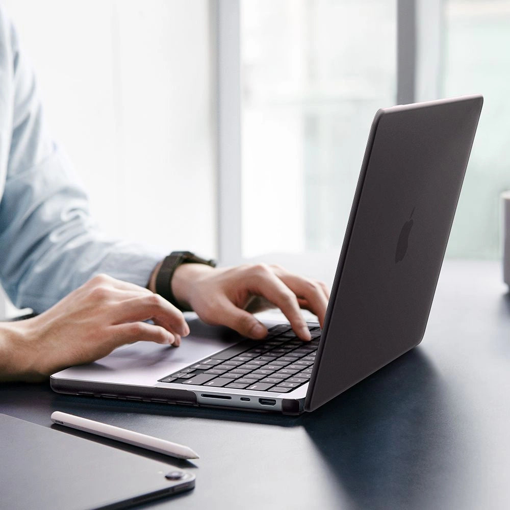 Etui Spigen AirSkin na MacBook Pro 16" 2021 / 2023 / 2024 / 2025 / 2026 – zdjęcie 5