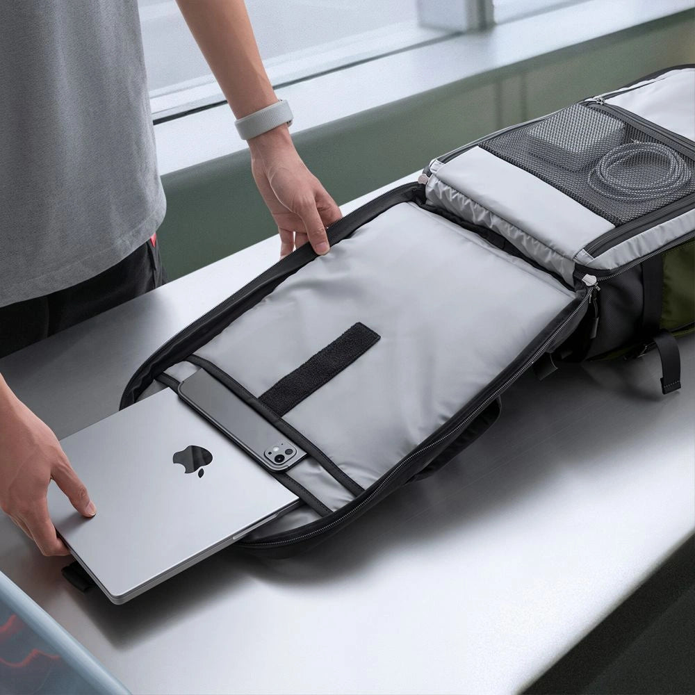 Plecak Tech-Protect Defender S70 RYANAIR & na laptop - ciemnozielony – zdjęcie 10