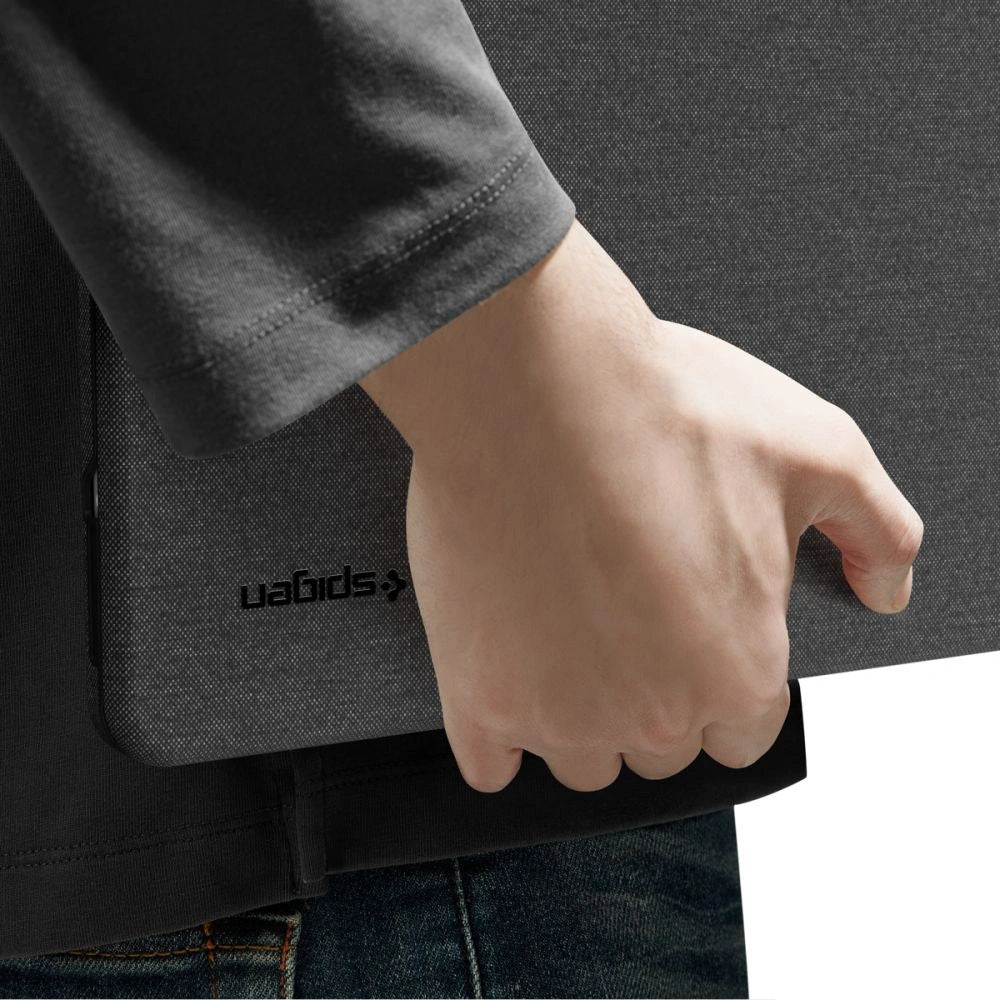 Etui Spigen Urban Fit na MacBook Neo 13" 2026 - czarne – zdjęcie 6