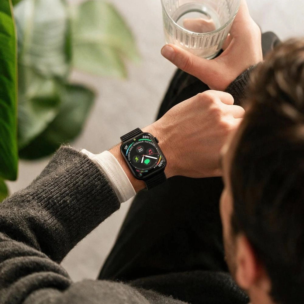 Pasek Spigen WBF01 Band na Apple Watch 44 / 45 / 46 / 49 mm - czarny – zdjęcie 8
