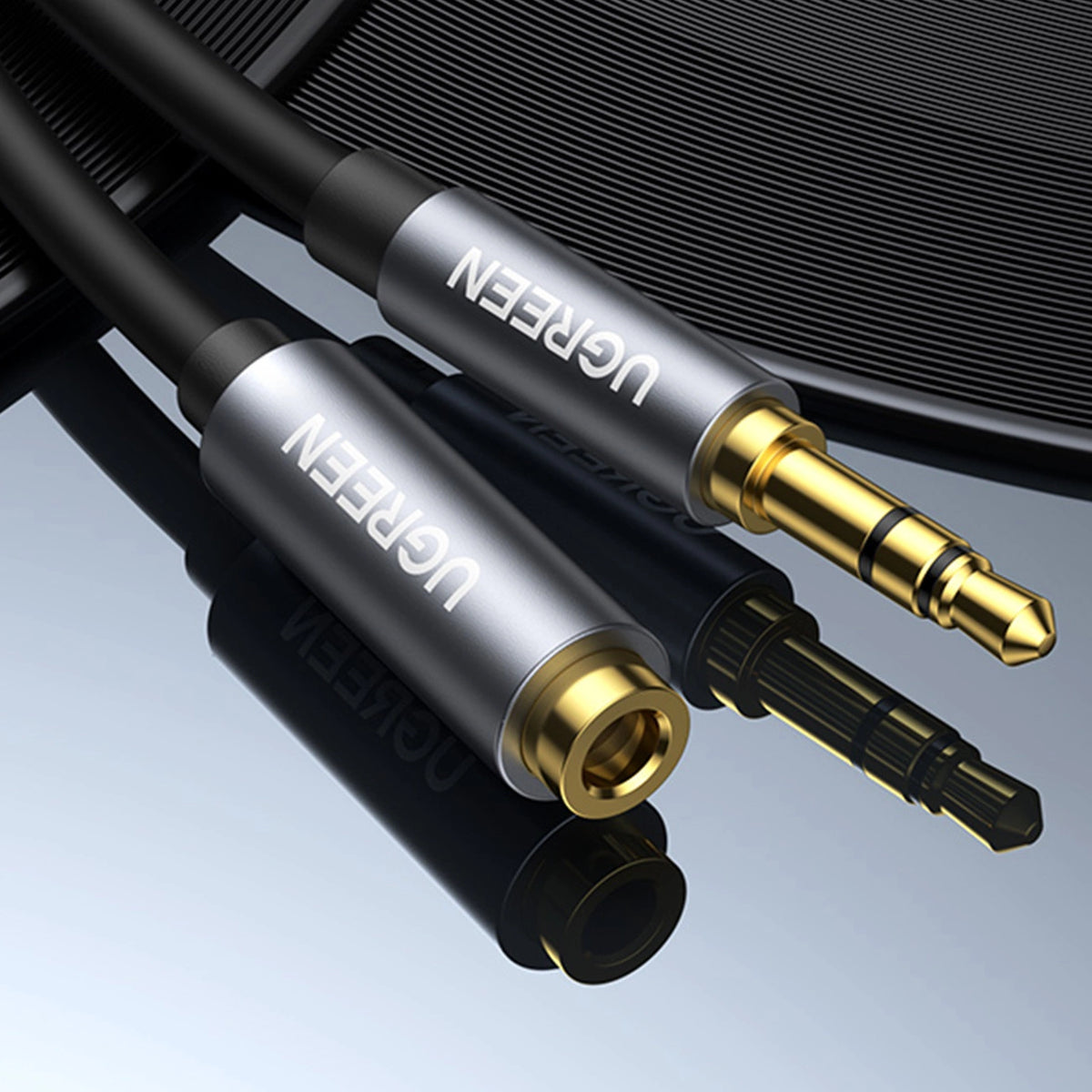Kabel Ugreen AV118 10592 mini jack 3,5 mm (męski) / mini jack - srebrny